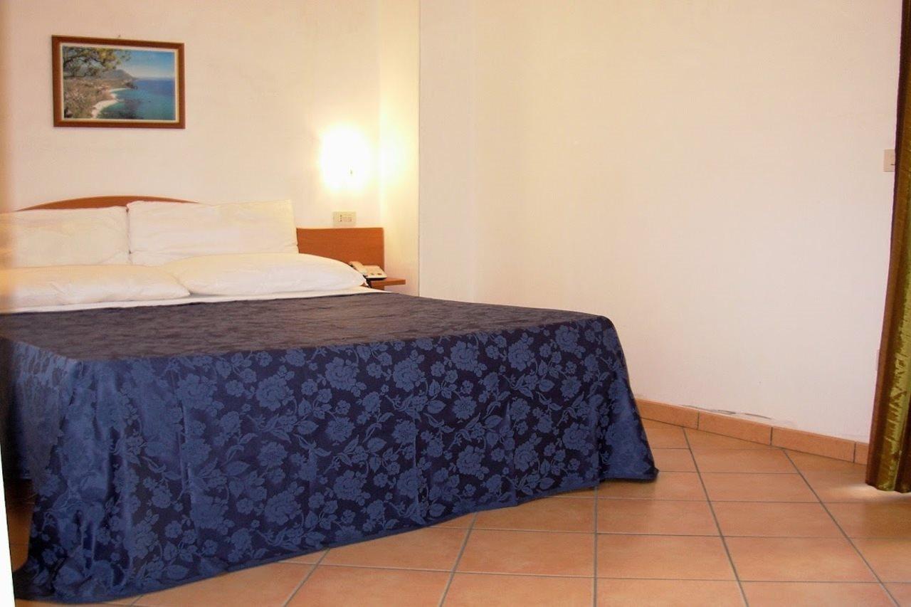 Residence Hotel La Taverna Capo Vaticano Kültér fotó