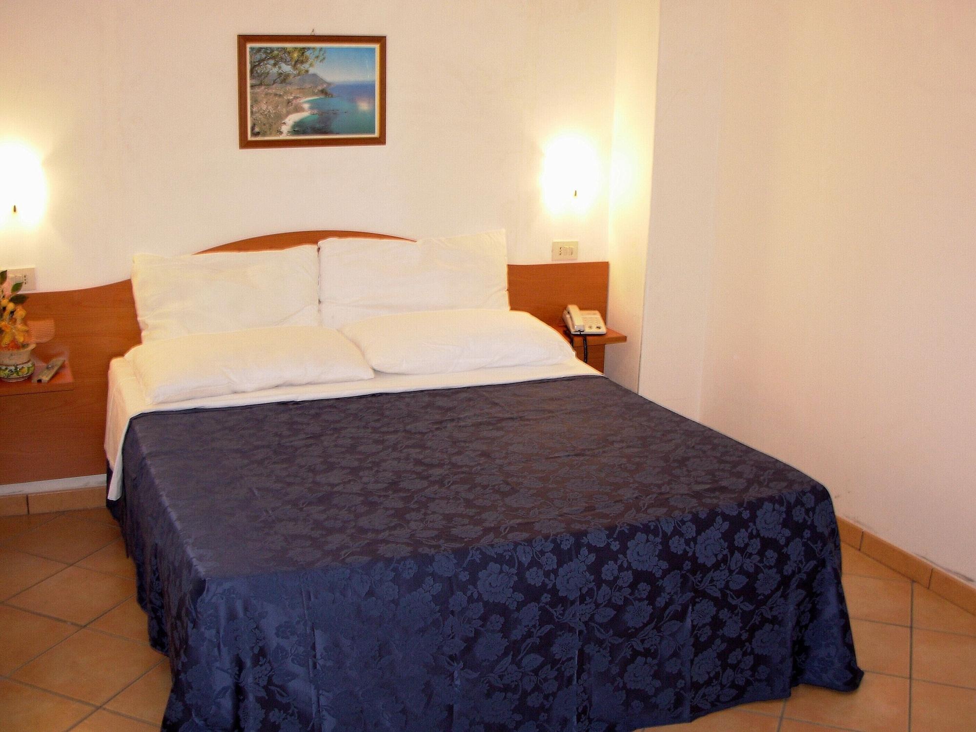 Residence Hotel La Taverna Capo Vaticano Kültér fotó